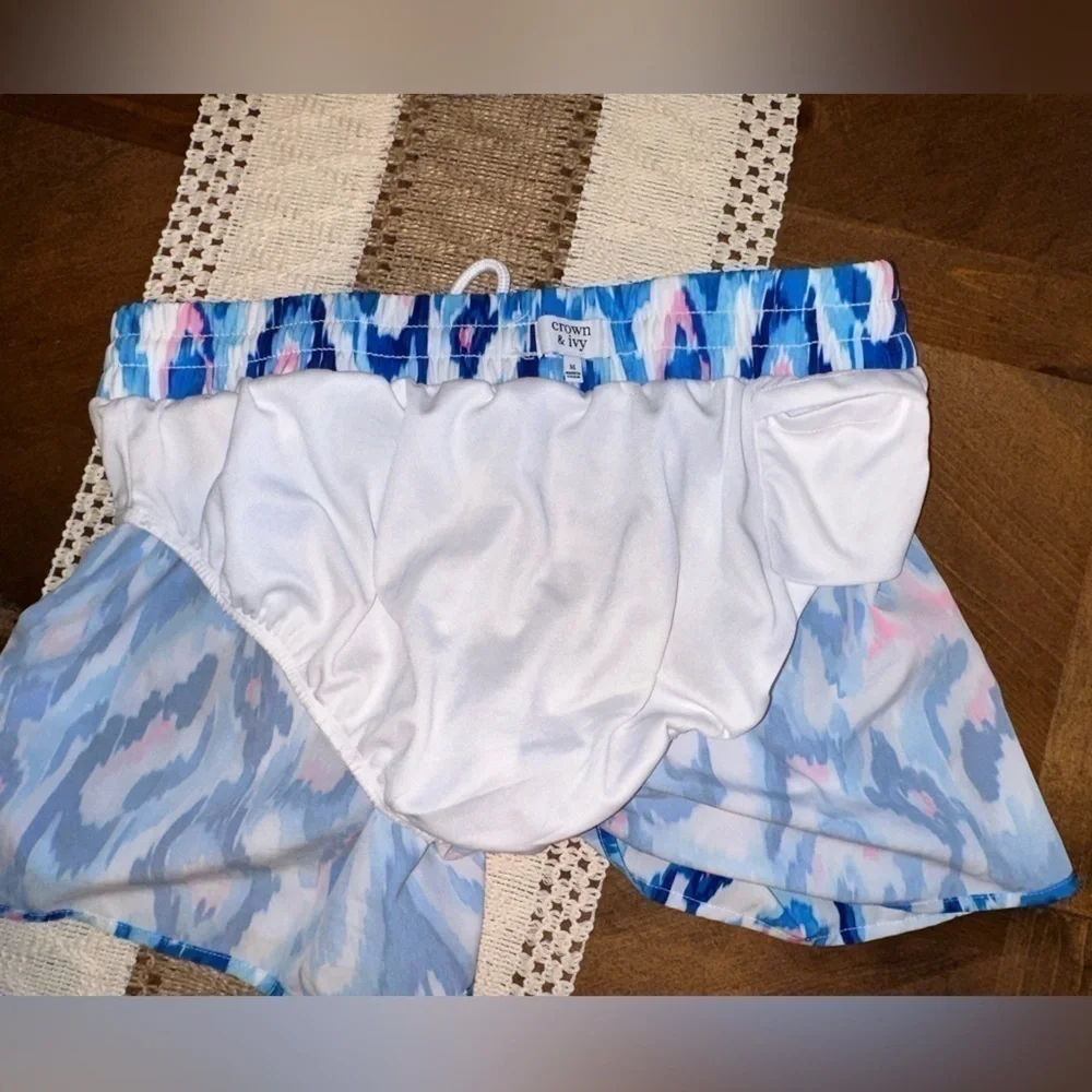 UEC Crown and Ivy Blue Ikat Caroline Short Size M